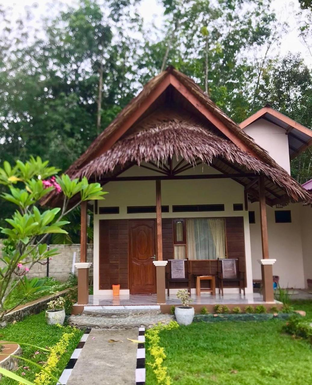 R5 Keramba Inn Bukit Lawang Exterior foto